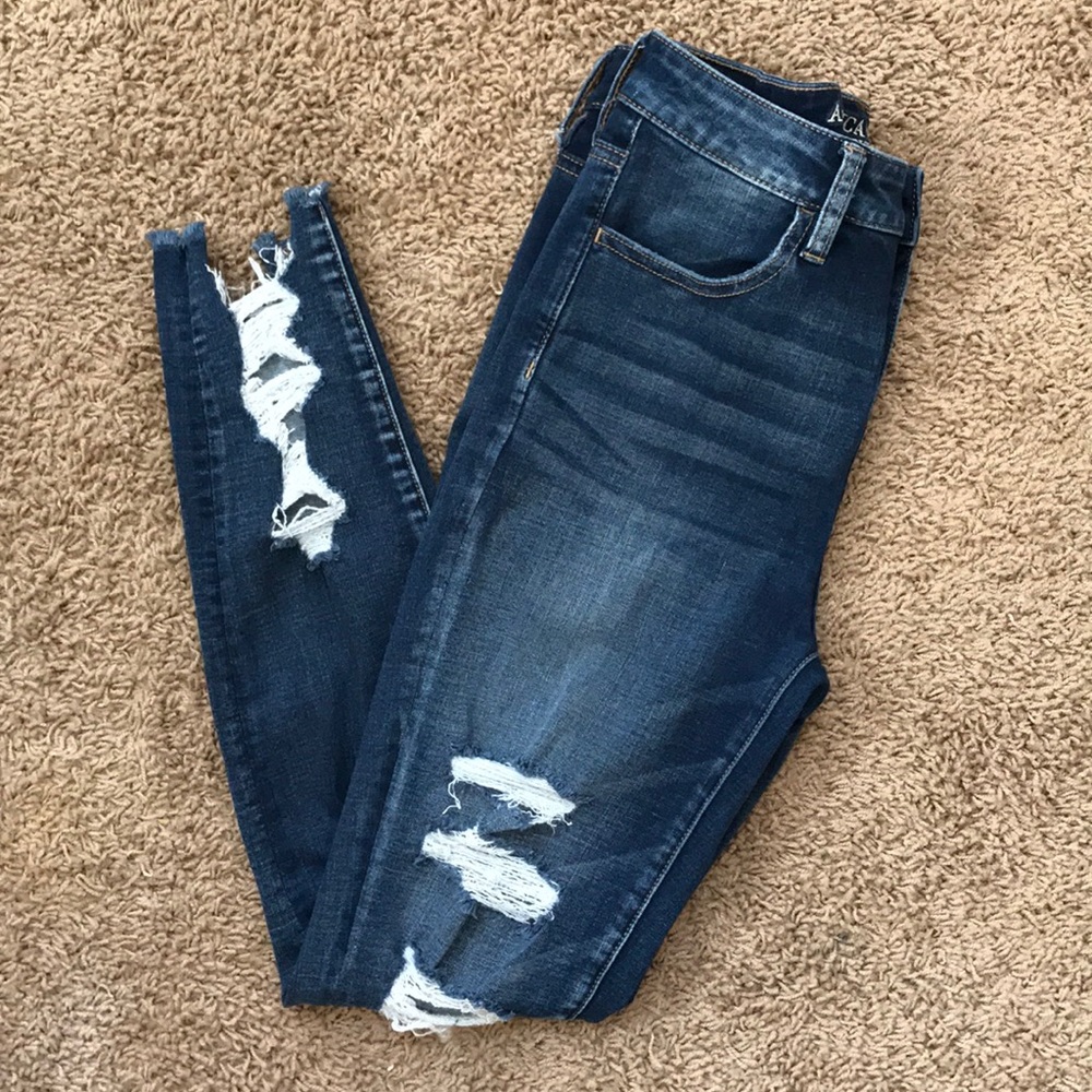 American Eagle Super Stretch DIstressed Jeans 26
